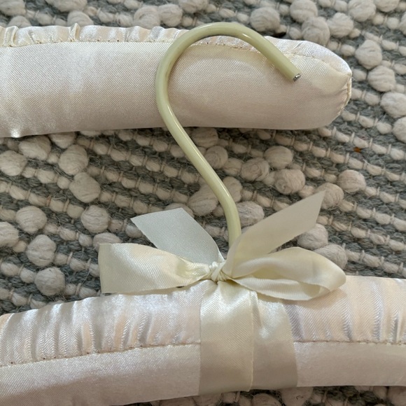 Bundle of 9 Padded Hangers (Satin / Canvas) - Picture 4 of 6